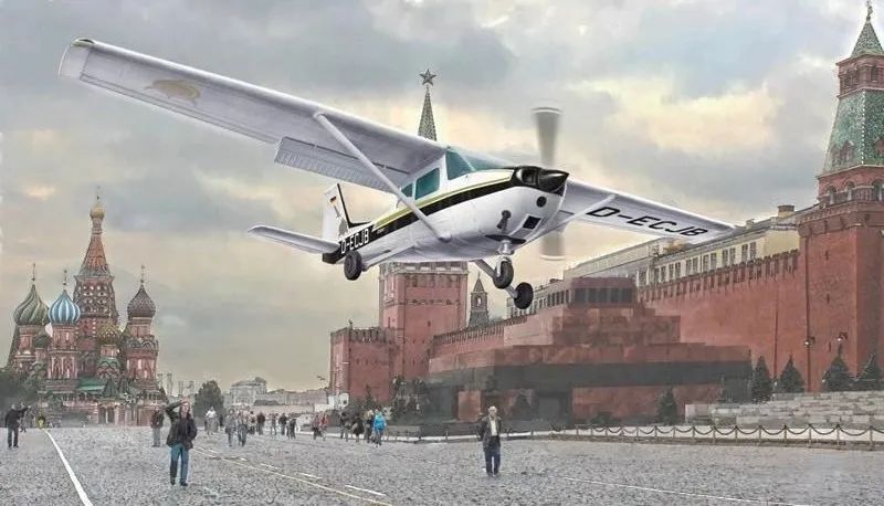 戈尔巴乔夫时期苏联发生的大事件,红场阅兵戈尔巴乔夫掩面而泣