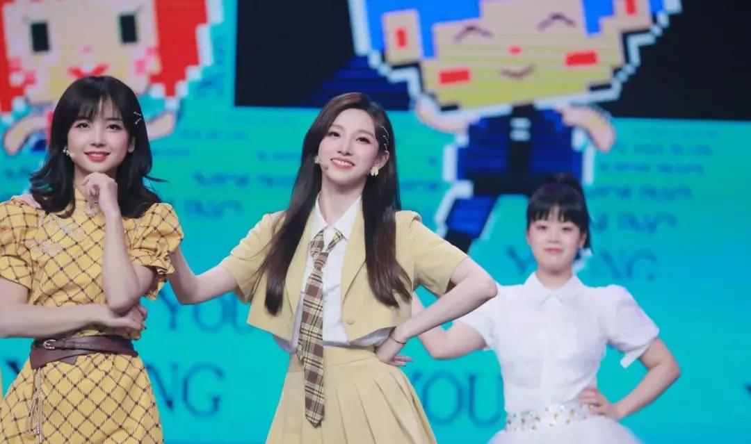 鏂版檵绗竴缇庝汉璧扮孩缃戠粶,琚ぎ瑙嗙偣鍚嶇殑缃戠孩濂充富鎾帇鍐板啺