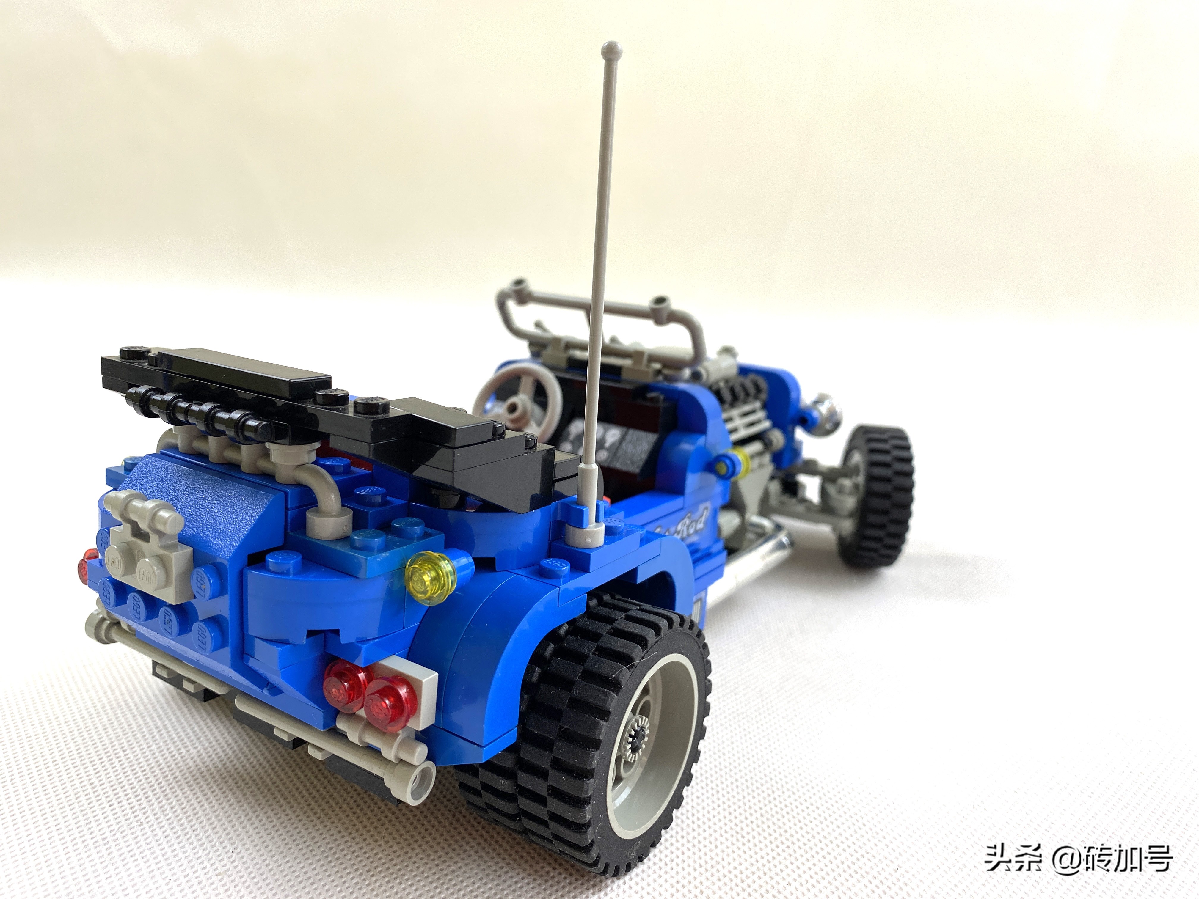 乐*官高**方出的少数几辆HotRod，借5541蓝色狂怒揭开尘封的模型小组