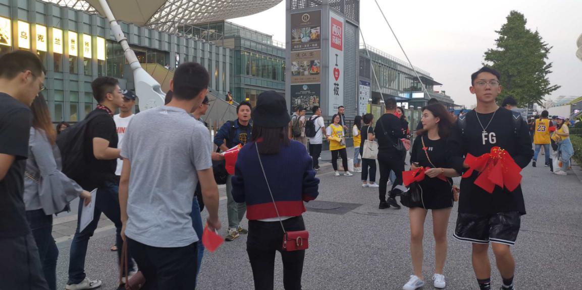 天寒不宜裸奔，奉劝个别NBA球迷长点儿心吧