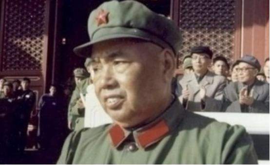 *世友许**指定要他当秘书，3年内为他2次破例，离开时：遇事来找我