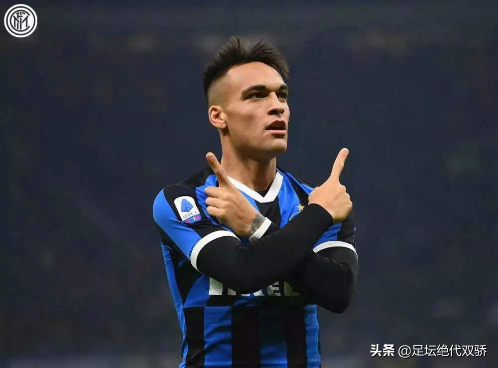 足坛十大中锋哈兰德,莱万苏牙谁更强