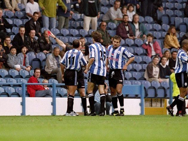 足球场上的十大匪夷所思,足坛最可笑十大假摔