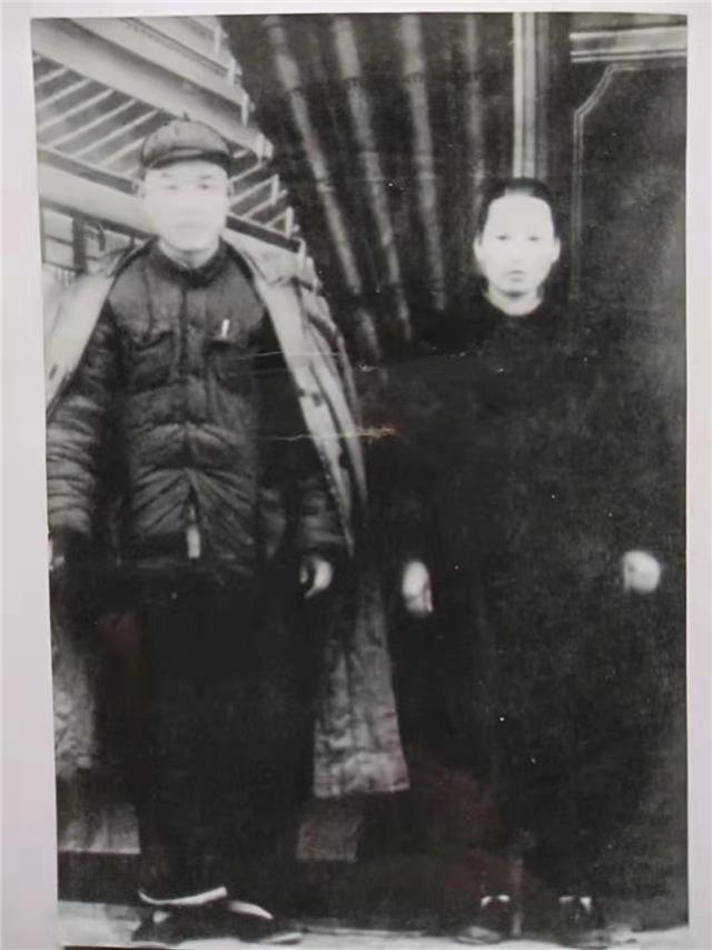 泪目！河南老中医袁淑芳行医80余年，逝后把药方刻在墓碑上予后人