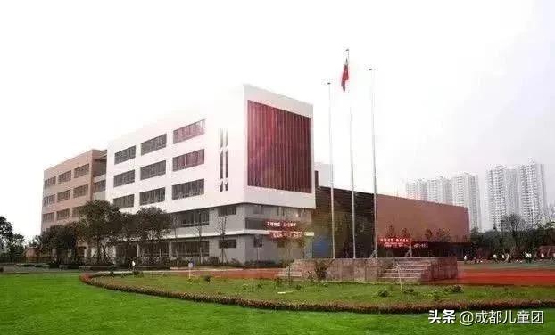 成都五朵金花小学成师附小,被大家成为中戏的五朵金花之一