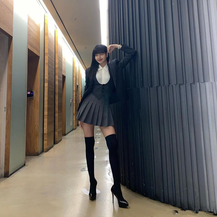 女星学院风,女星Lisa大秀