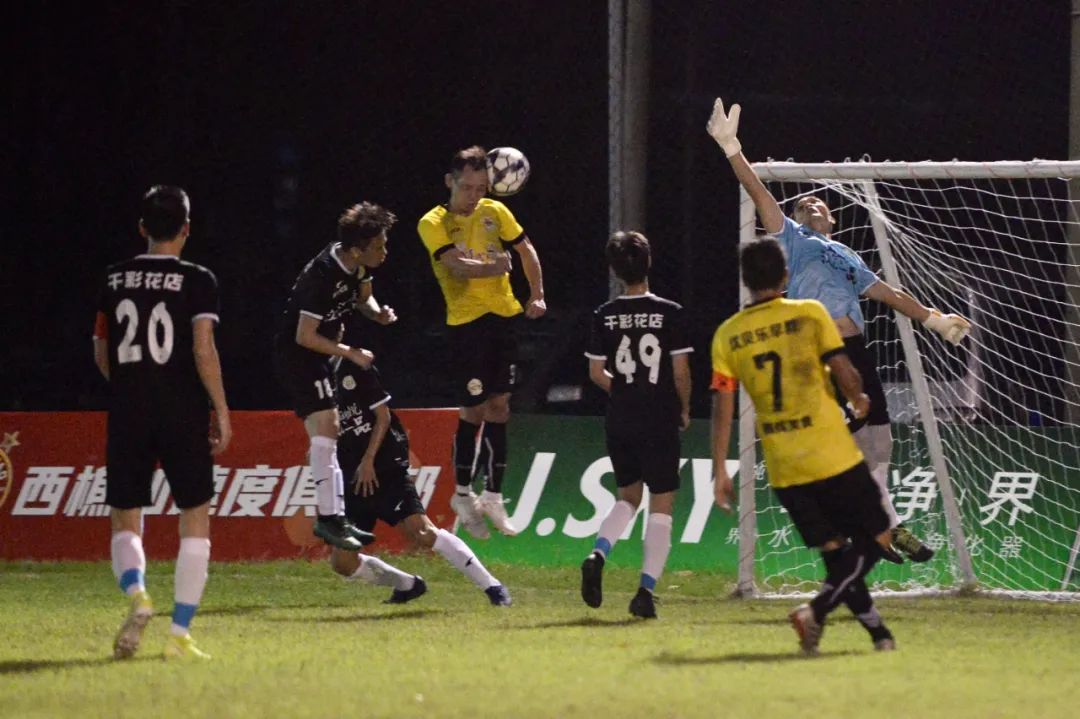 西樵村居足球赛进入金杯组第三轮的比赛！今晚精彩上演……