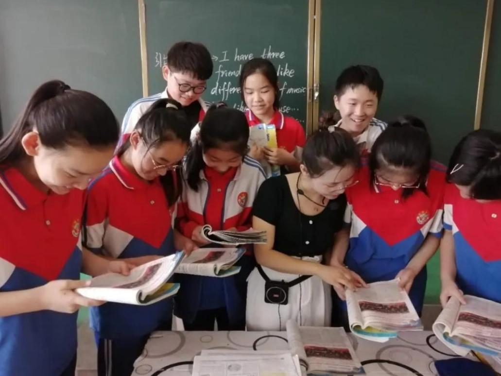 女教师训诫学生视频,女教师霸气处理校园霸凌