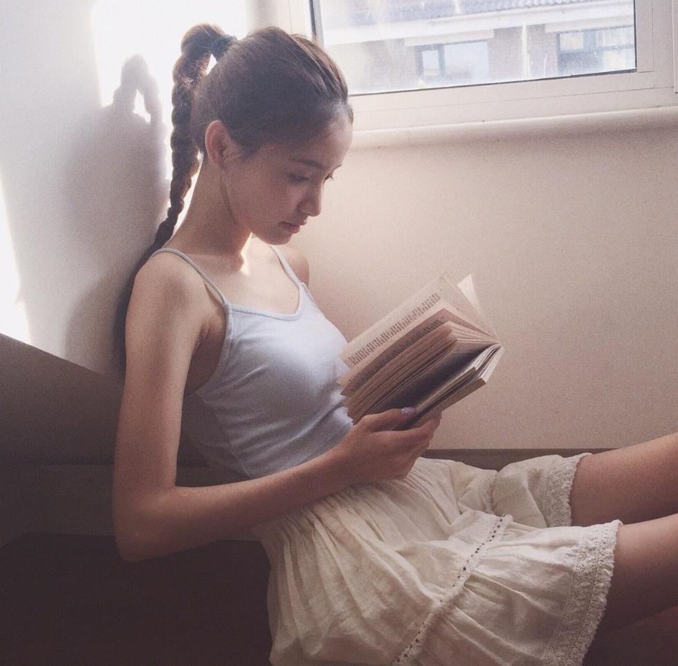 女儿经期初潮妈妈关注什么,女儿月经初潮有什么前兆