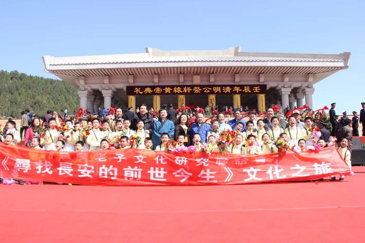 李醉：清到十分寒满地始知明月是前身