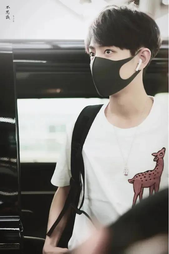 最大胆又最正经，肖战和Gucci