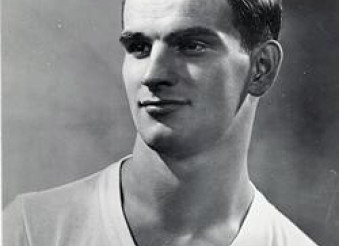 足坛头球高手：C罗防不胜防，比埃尔霍夫用头当脚