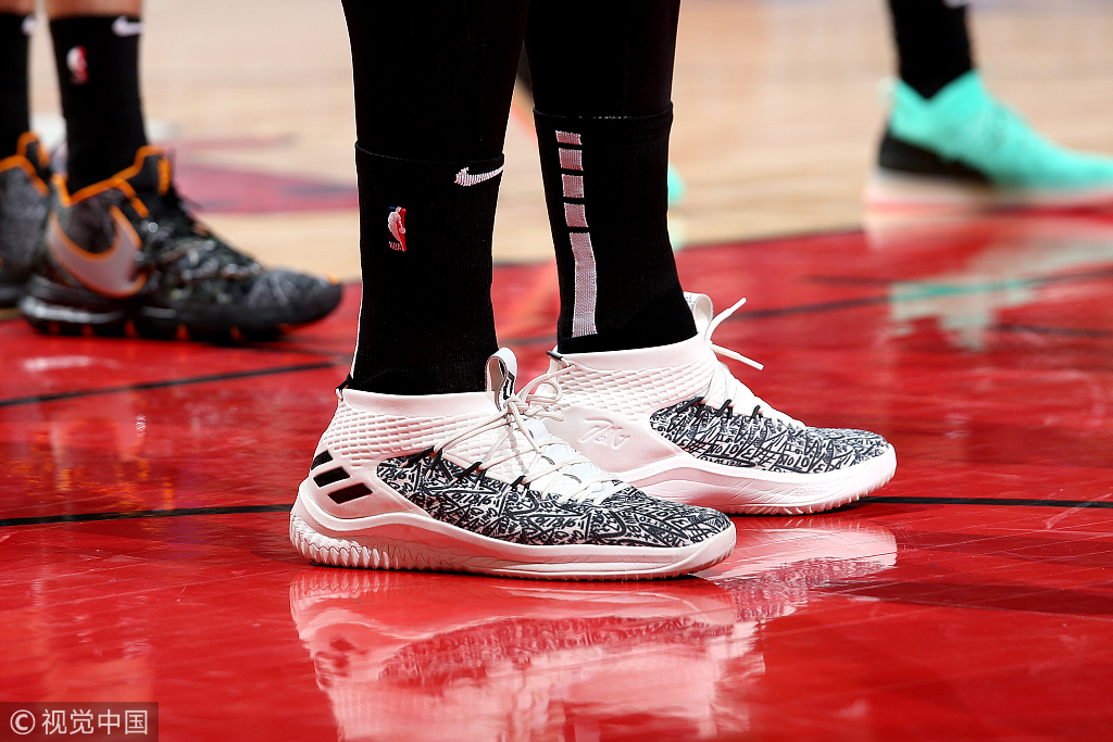 韦德的最新战靴,盘点nba上脚球鞋欧文
