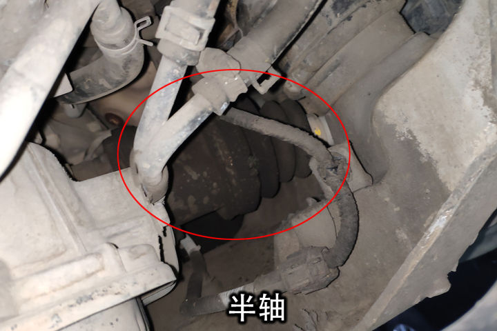 英菲尼迪fx35最容易哪里进水,英菲尼迪fx35天窗漏水底板全是水