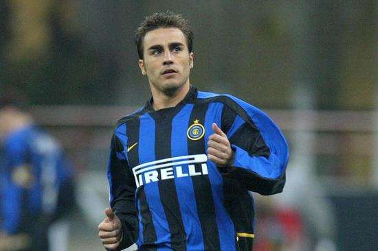 球场最后一道防线救球,球场最后的防线