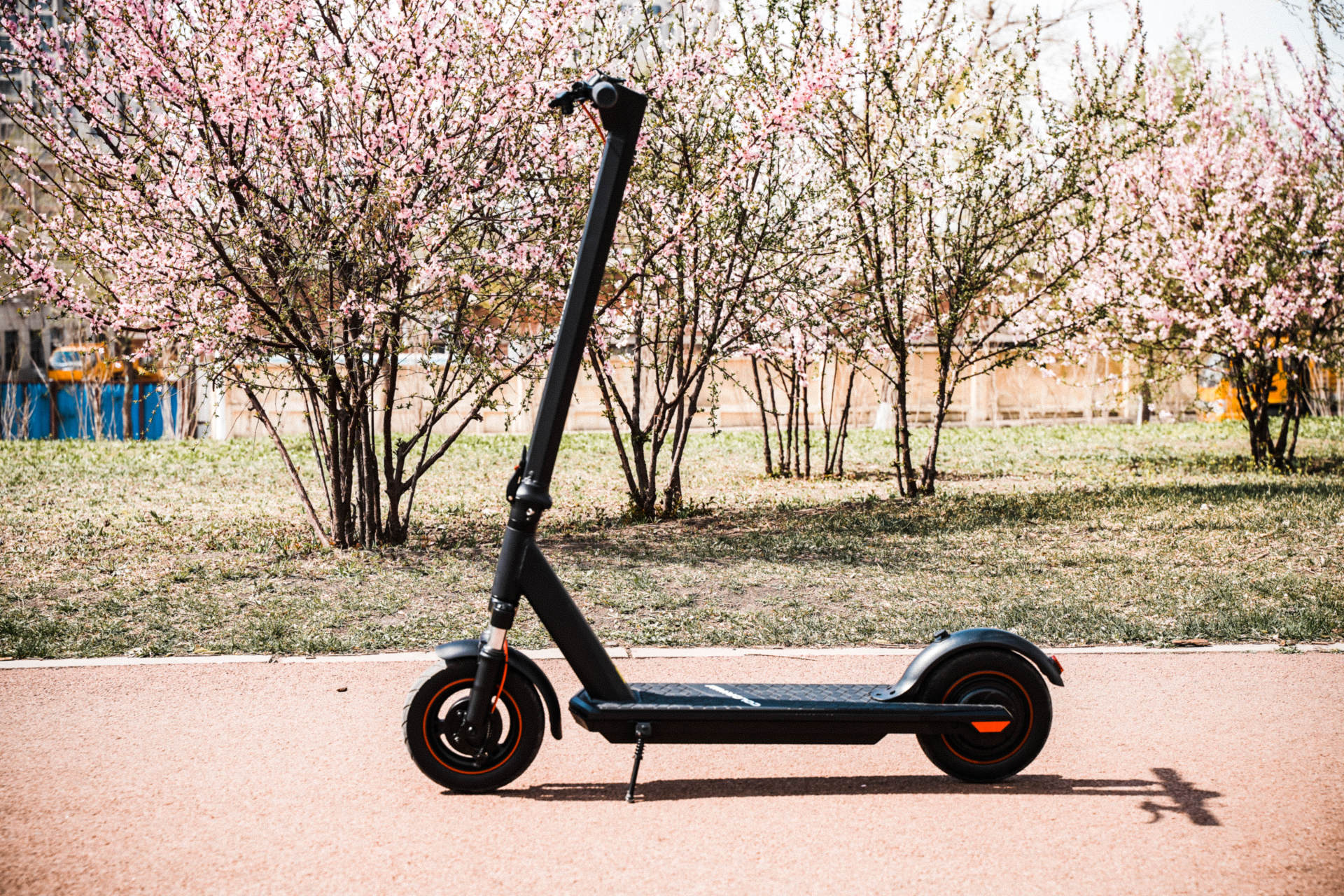 科洛威电动滑板车l10能充电吗,科洛威l10和米家哪个好