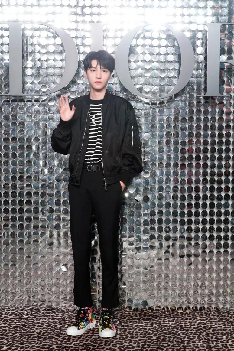 迪奥dior2020走秀冬季款运动鞋,dior2012春夏走秀视频完整版