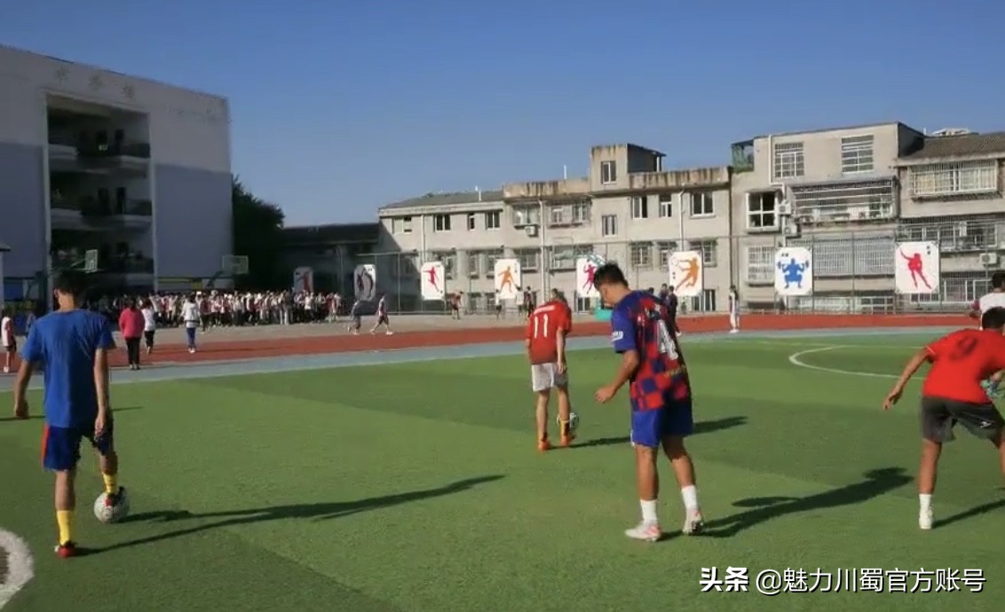 热烈祝贺我校获足球特色学校,开元中学绵阳