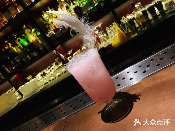 寻一处幽静角落,巷子里的小酒馆好惬意