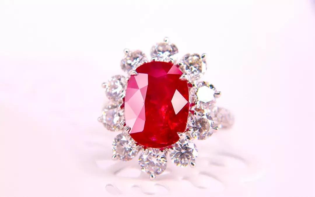 缅甸宝石翡翠,缅甸翡翠的八大原石介绍