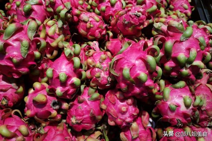 买火龙果要怎么选才知道它甜不甜,买火龙果花怎么挑选