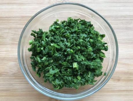 荠菜饺子馅怎么调最好吃最快,荠菜饺子馅怎么调比较嫩