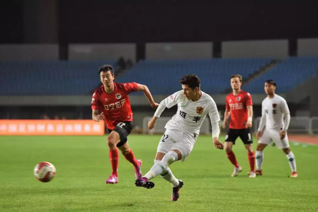 中甲比赛贵州恒丰对辽宁宏运,莫塔射门