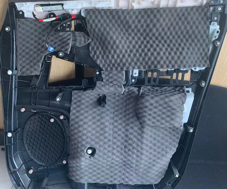 迎接安静郑州环亚丰田威尔法汽车隔音改装大白鲨