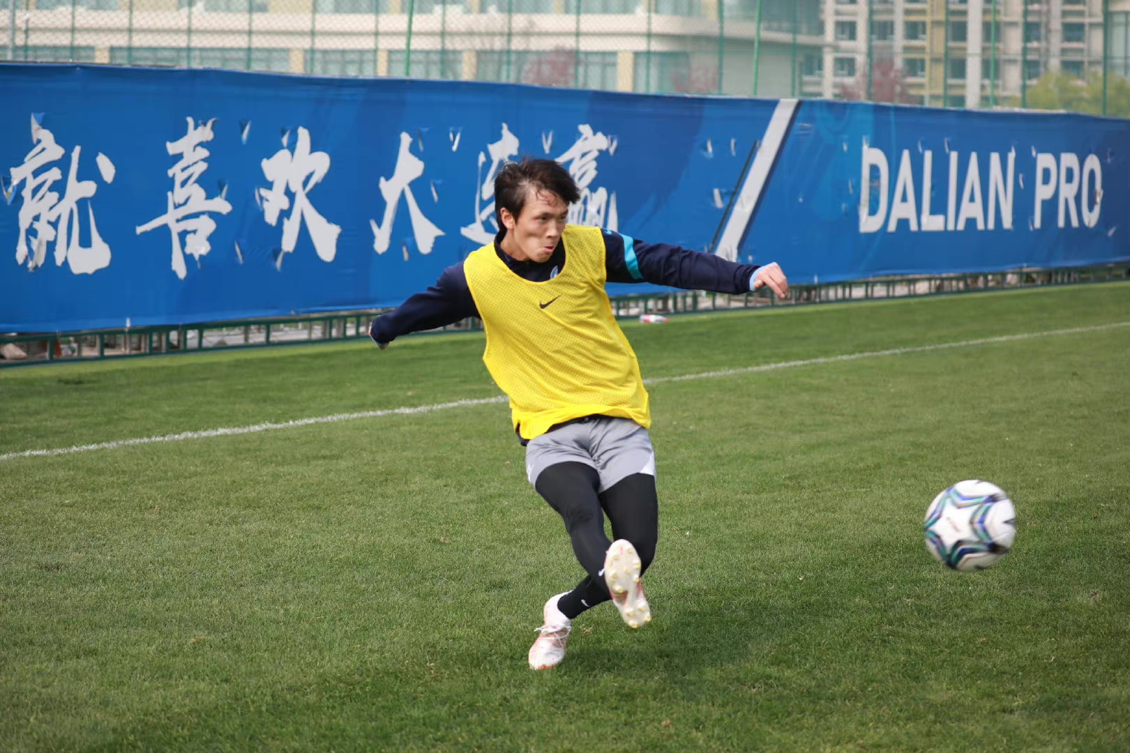 2外援回归，大连人次回合争取进一球，青年军组首发11人央视直播