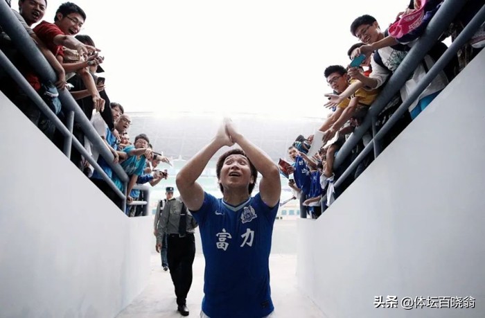 他是现役南粤足球代表！迄今生涯均在广州效力，35岁在联赛进球