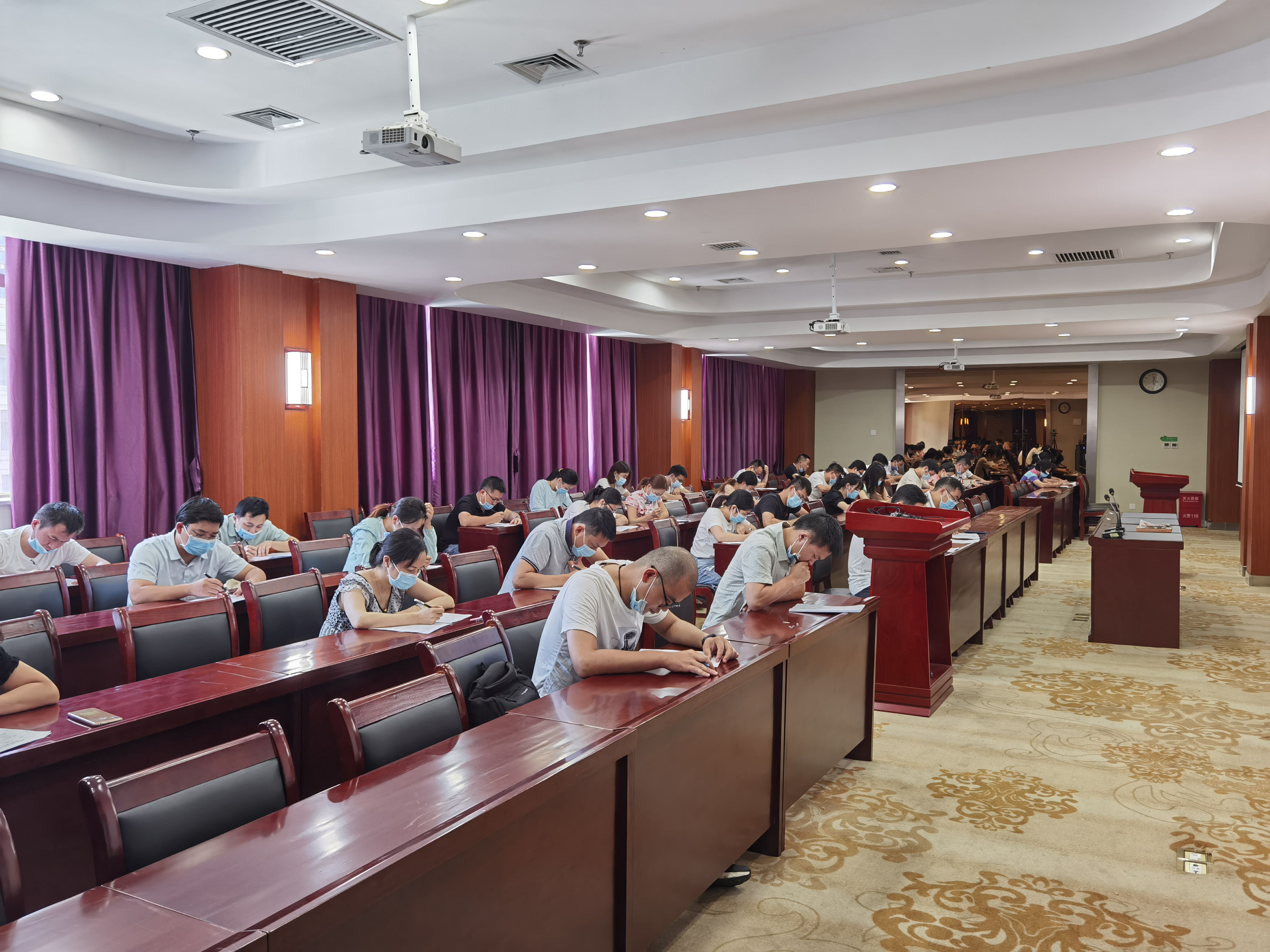 南昌市第三医院庆祝国际护士节,南昌县第六个中国医师节