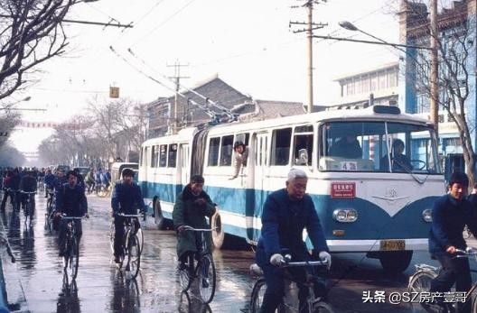 80年代的真深圳老视频,80年老照片真实的深圳