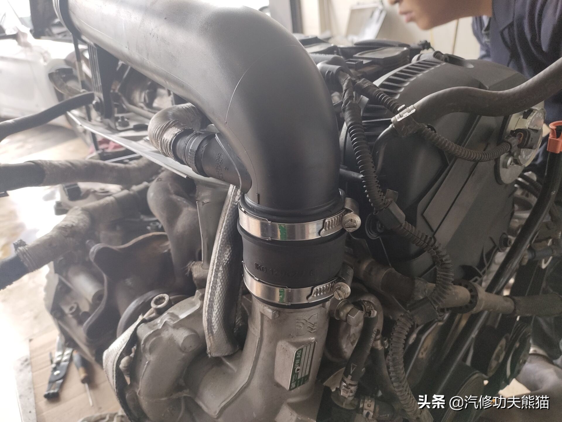 斯柯达昊锐烧机油维修视频,大众斯柯达昊锐1.8t烧机油