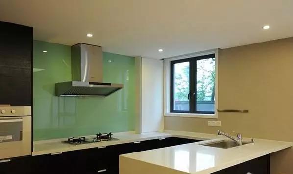 厨房墙面不贴瓷砖,厨房墙面不贴砖用什么板