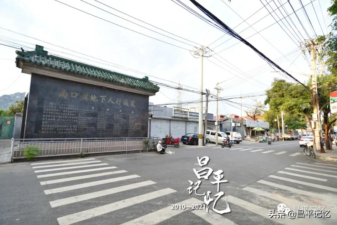 耍猴儿唢呐在外国大街演奏,耍猴儿国外街头