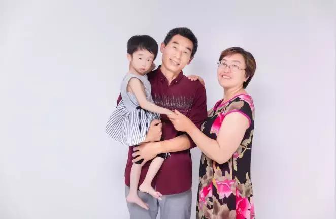 如何画一张过春节的全家福,技术贴的正确贴法视频