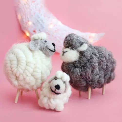 羊毛毡温暖手作,羊毛毡怎么在球上戳出爱心