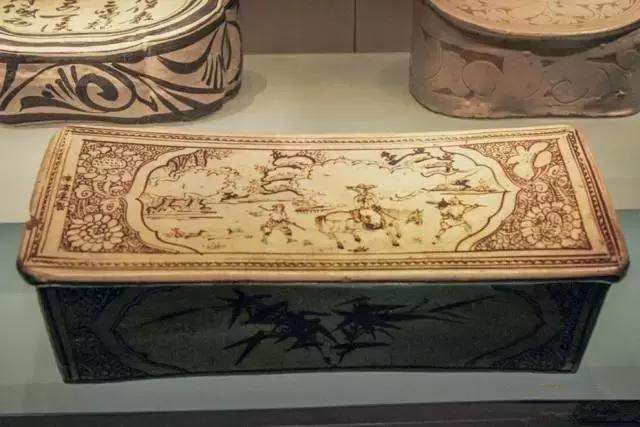 古代经典瓷枕,一枕清凉入梦来阅读