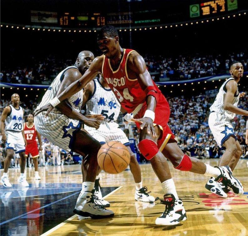 艾弗森招牌大变向教学,艾弗森招牌变向集锦