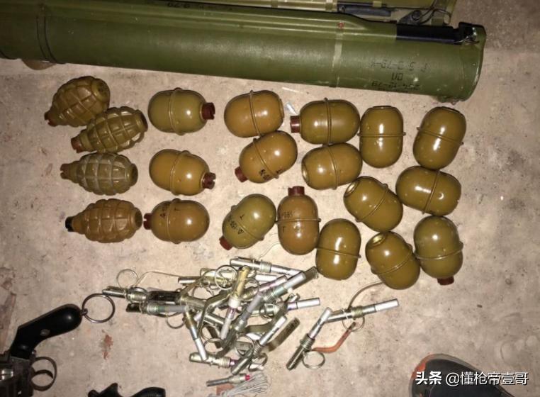 太硬核了吧？乌克兰小伙街头遭围殴，直接丢出来一颗*榴弹手**