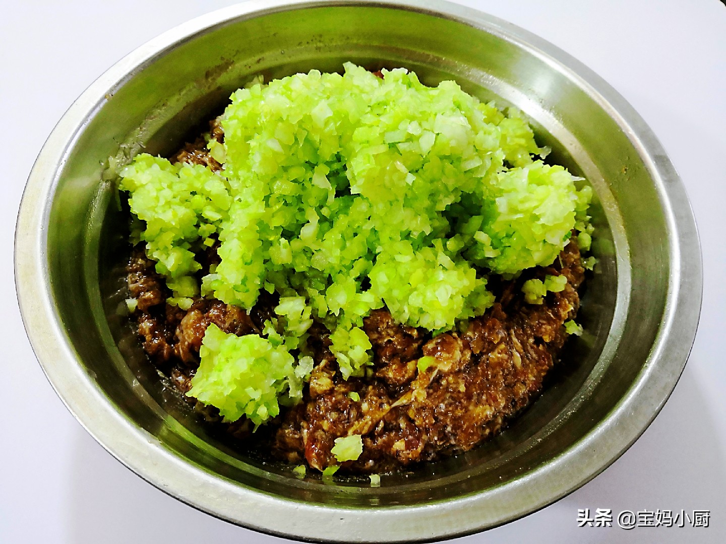 大汤包馅最正宗的做法,咬一口流油的灌汤包馅怎么调的