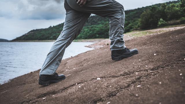 户外达人日常通勤穿的战术靴——体验BATESGX-4（E2266）战术靴