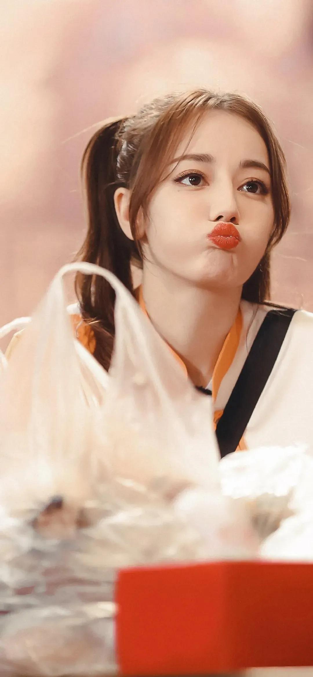 可爱又萌的迪丽热巴,高颜值身材好的迪丽热巴