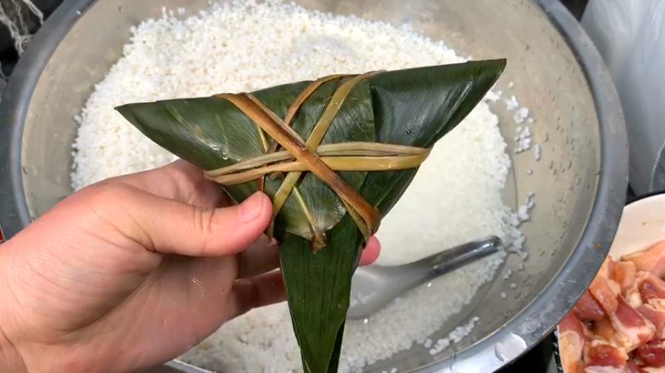 水煮粽子怎么煮才正确,煮粽子的正确做法用冷水还是热水