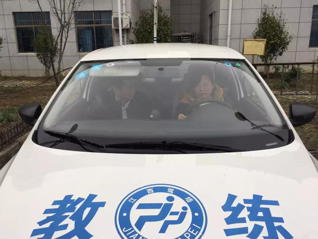 专访程雨｜破格录取“从心出发”看成功驾校80后总教练职场逆袭！