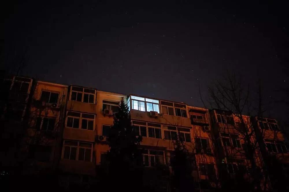 半夜清晨3点电子门铃突然响,半夜三更门铃响了