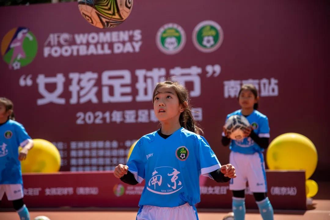 小小女人完整版歌曲,小小女兵视频获奖