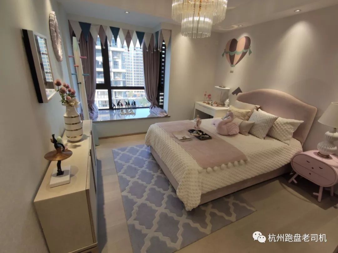 交付了没办房产证可以卖吗,交付一年未办房产证能退房吗