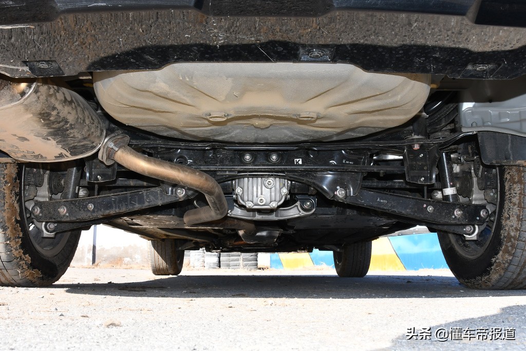 试驾全新斯巴鲁傲虎旅行版视频,好车推荐斯巴鲁傲虎配置优动力强