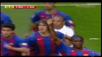 贝克汉姆弧线球动作解析,优美的弧线贝克汉姆